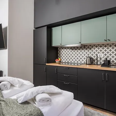 Apartament & One World