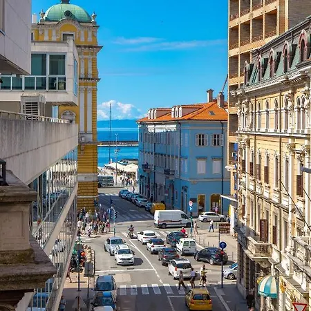 Apartament & One World