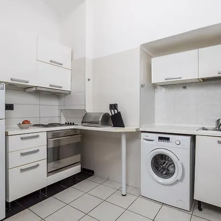Apartman & One World *