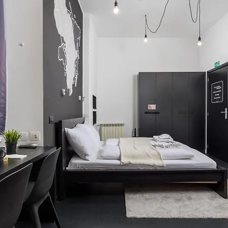 Apartman & One World