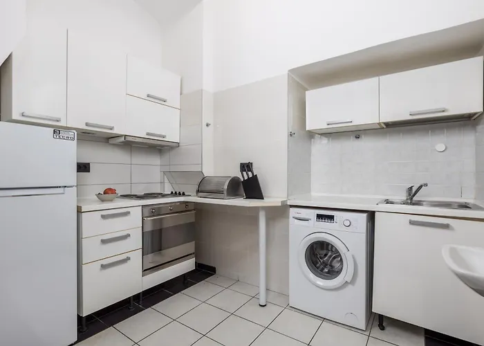 Apartman & One World *