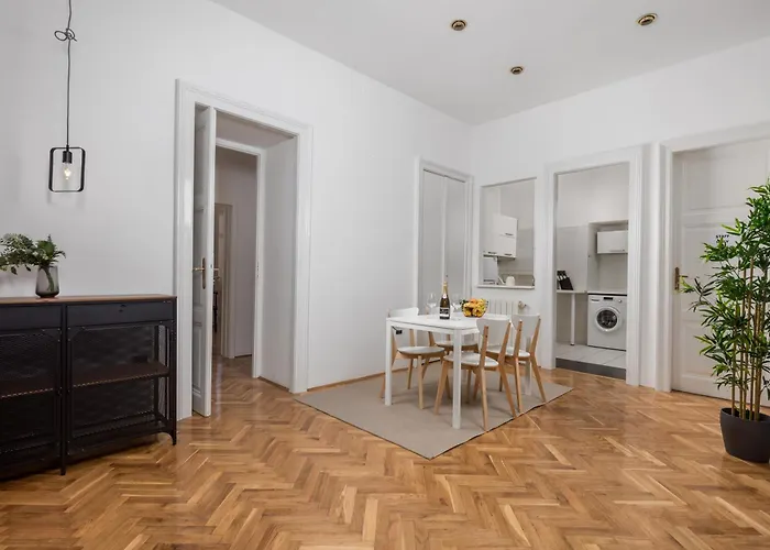 & One World Apartman *
