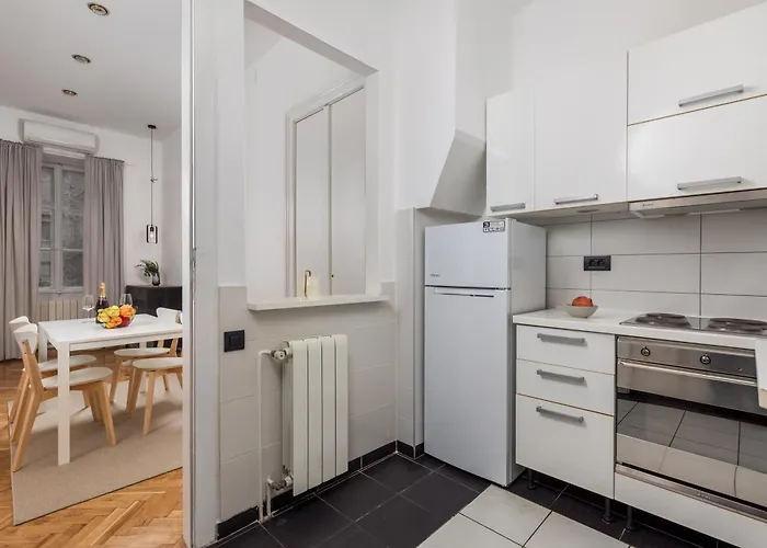 & One World Apartman *