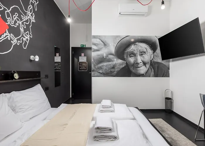 & One World Apartman